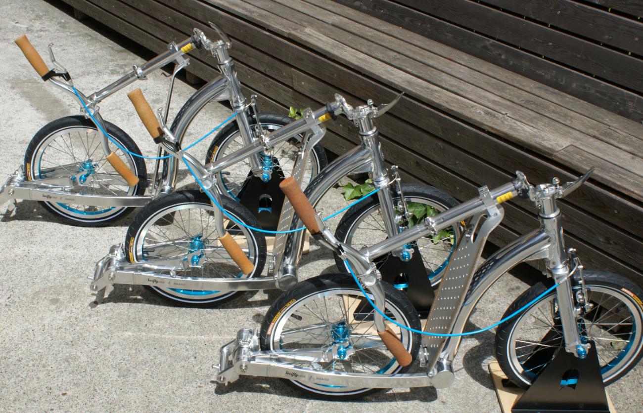 drei Tretroller Swifty One Marine gefaltet