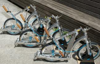 drei Tretroller Swifty One Marine gefaltet