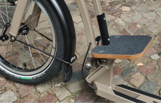 Tretroller für Erwachsene mit Kindertritt